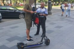 Büntették a járdán közlekedő kerékpárosokat, rollereseket