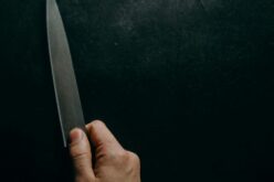 Nagyperegi fiatalember több késszúrással ölte meg az édesanyját