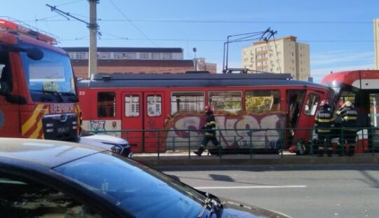 Villamosok ütköztek