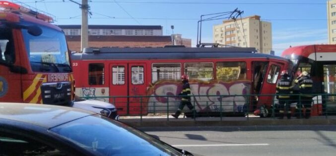 Villamosok ütköztek