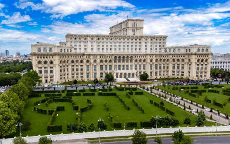 Csökkentenék a törvényhozók létszámát