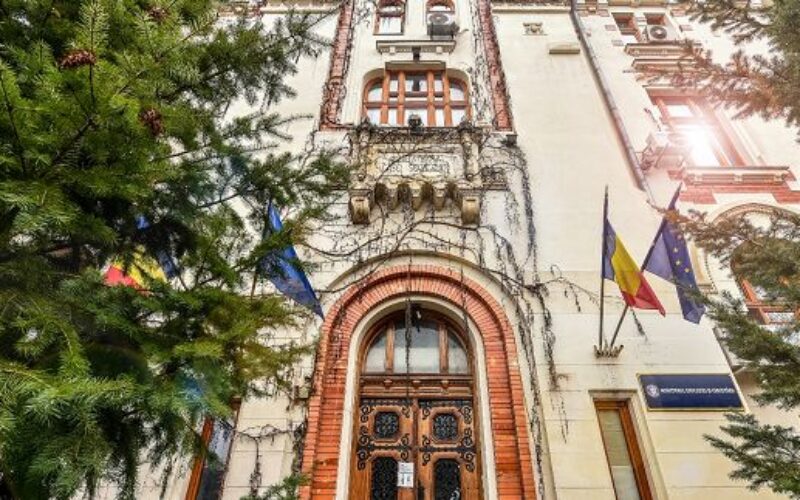 Tiltakozás az oktatási minisztériumnál