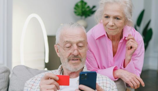 Kampány indul: nyugdíjat bankkártyára
