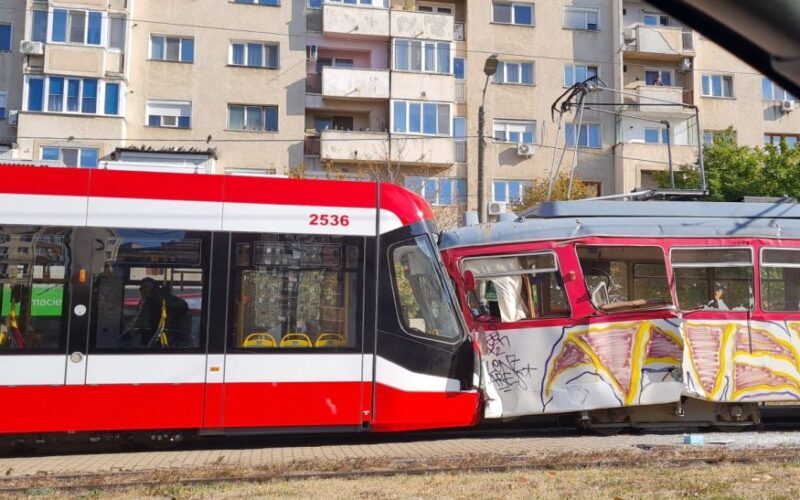 Két villamosvezető és két diszpécser a felelős