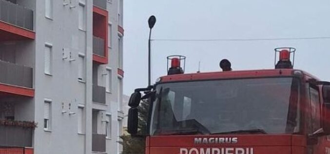 Füstölgött a panelház