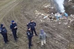 Székudvar szélén hulladékot égetett: drága füstölés