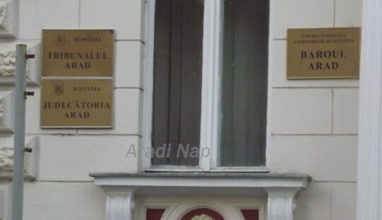 Belügyis és tűzoltói állásokat kínált pénzért