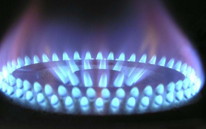 Még rágják a földgáz-ársapka kivezetését