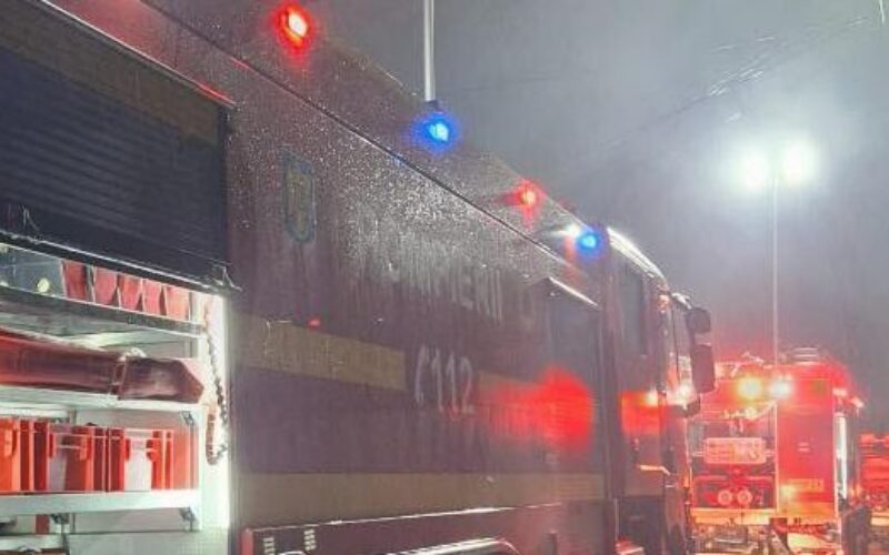 Bennégett a házában