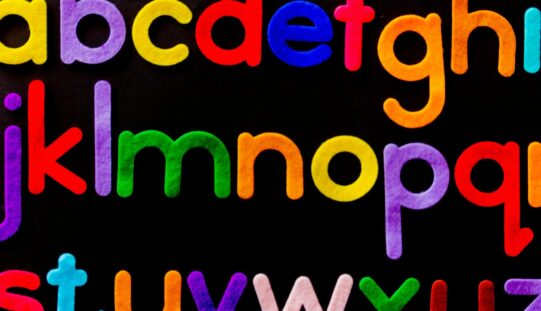 Csütörtökön kezdődik a suli