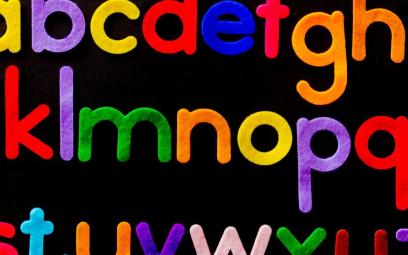 Csütörtökön kezdődik a suli