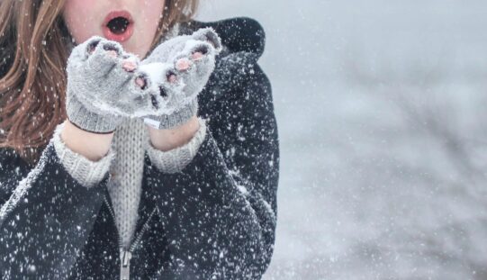 Viharos szél, hó, ónos eső péntekig
