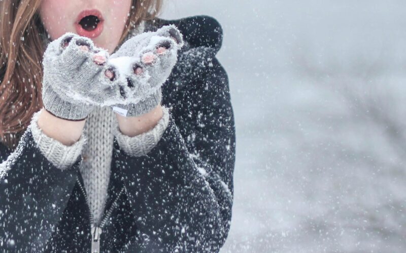 Viharos szél, hó, ónos eső péntekig
