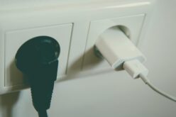 Év végéig igényelhető a villanyszámla-támogatás