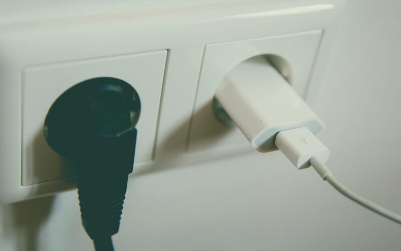 Év végéig igényelhető a villanyszámla-támogatás