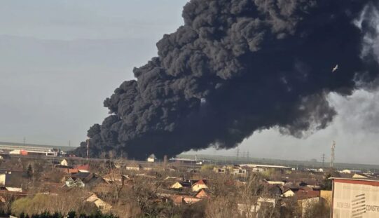 Ég a polisztirol-gyár a Újaradon