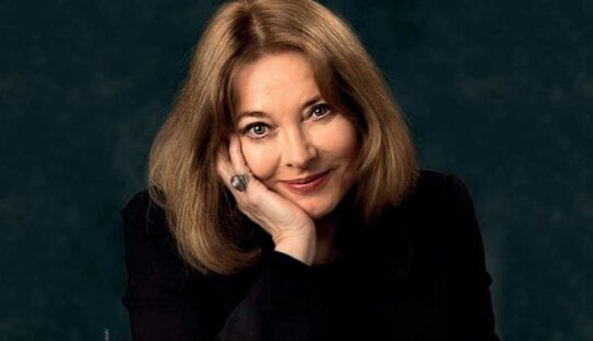 Ez már feltámadás – Szilágyi Enikő előadóestje az Aradi Kamaraszínházban