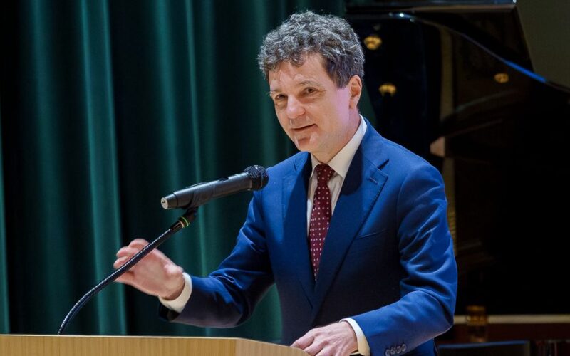 Majdnem a nyuszi hozta a költségvetést