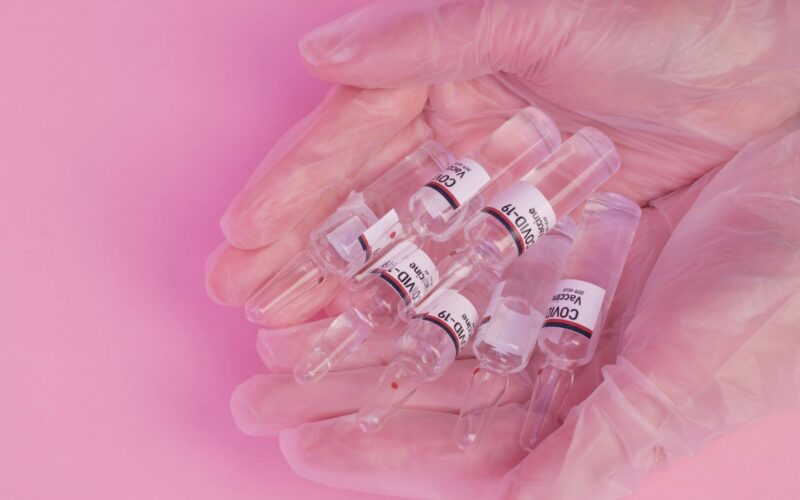 Covid-utóhullám: Románia egyezkedne a Pfizerrel