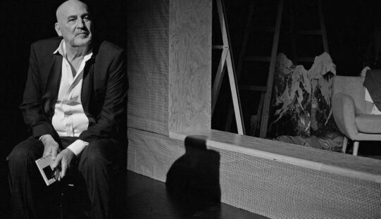 Aradi Kamaraszínház: Halál Velencében – Kulka János főszereplésével