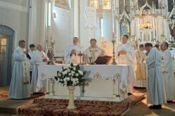 Templombúcsú Pécskán: közösséget építeni Istenben