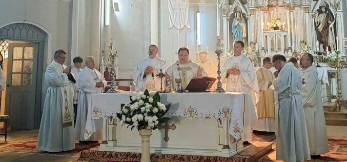 Templombúcsú Pécskán: közösséget építeni Istenben